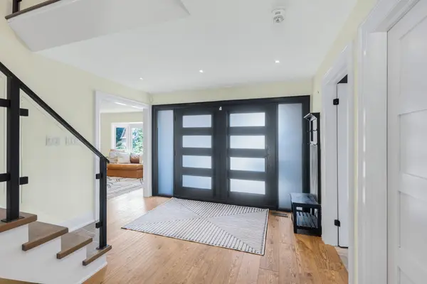 17 Chamberlain CT, King, ON L0G 1N0