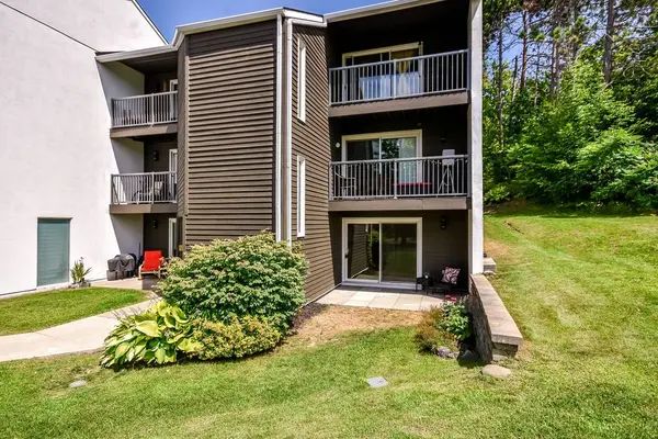 1102 HORSESHOE VALLEY RD #126, Oro-medonte, ON L4M 4Y8