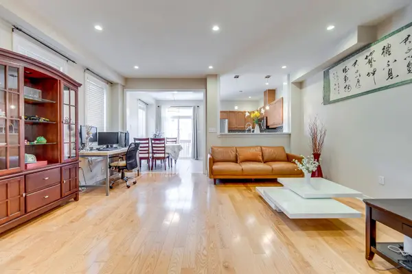 3402 Fountain Park AVE, Mississauga, ON L5M 7E3