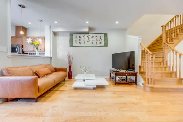 3402 Fountain Park AVE, Mississauga, ON L5M 7E3