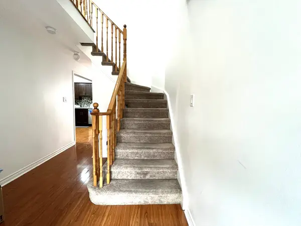 68 Gilgorm RD, Brampton, ON L6X 4P5