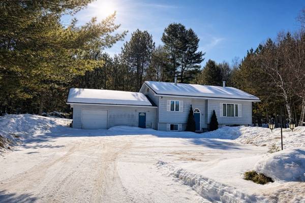 1855 Old Barry's Bay RD S, Madawaska Valley, ON K0B 1K0