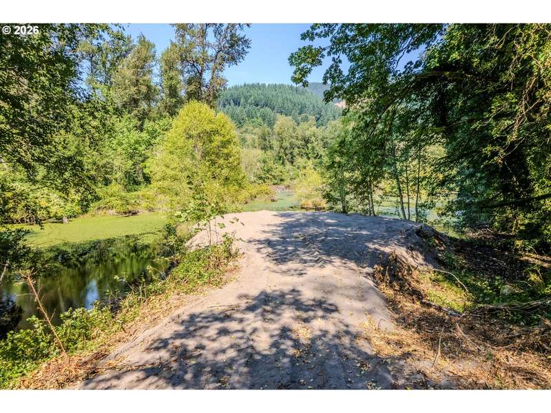 2 E Brightwood Loop RD, Brightwood, OR 97011