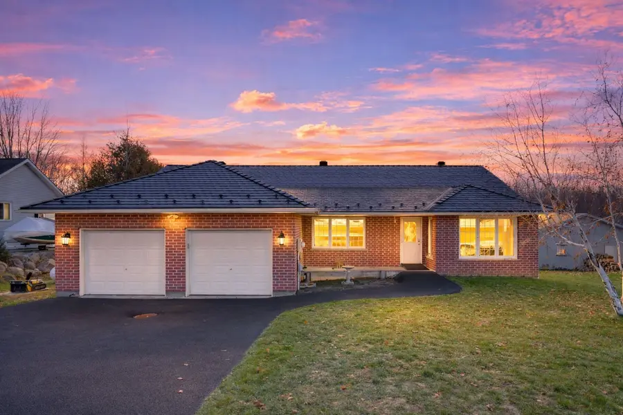 107 Simcoe RD, Ramara, ON L0K 1B0