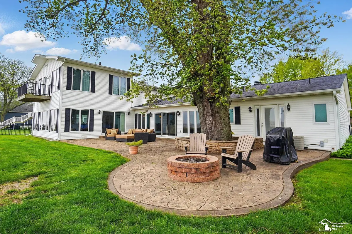 13542 Venetian DR, Monroe Twp, MI 48161