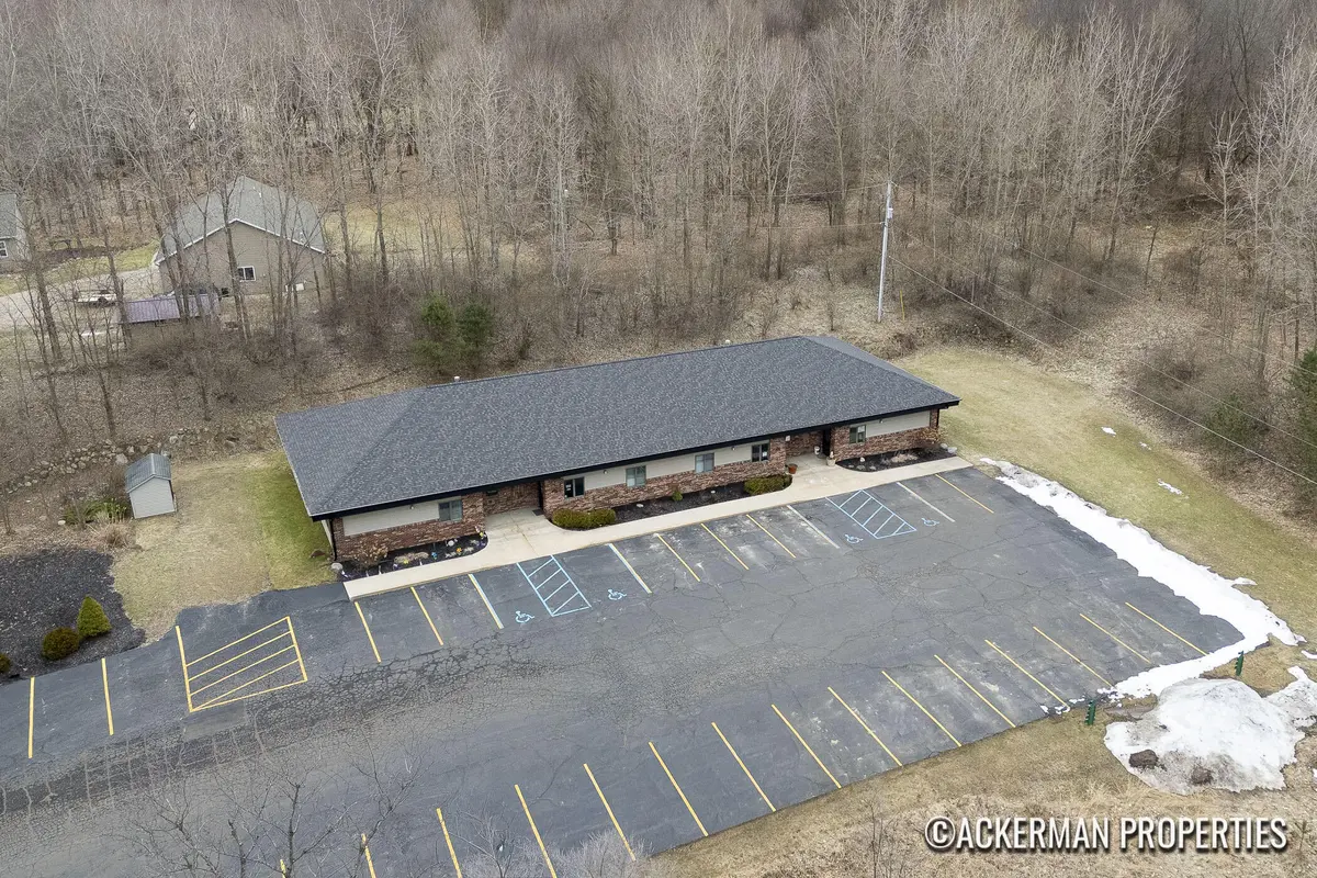 450 Meadow Run DR, Hastings Twp, MI 49058