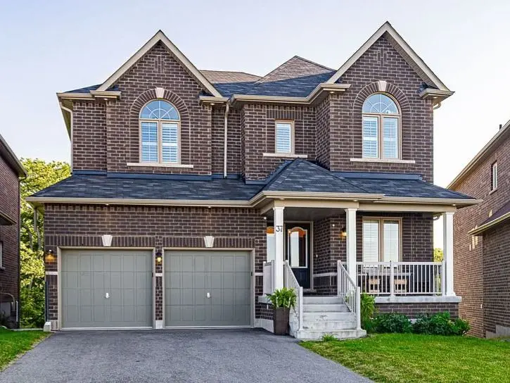 37 Muirfield DR, Barrie, ON L4N 5S4