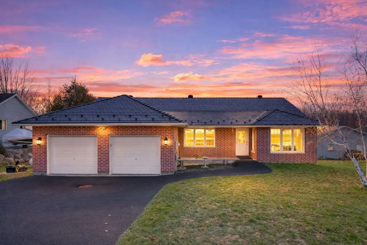 107 Simcoe RD, Ramara, ON L0K 1B0