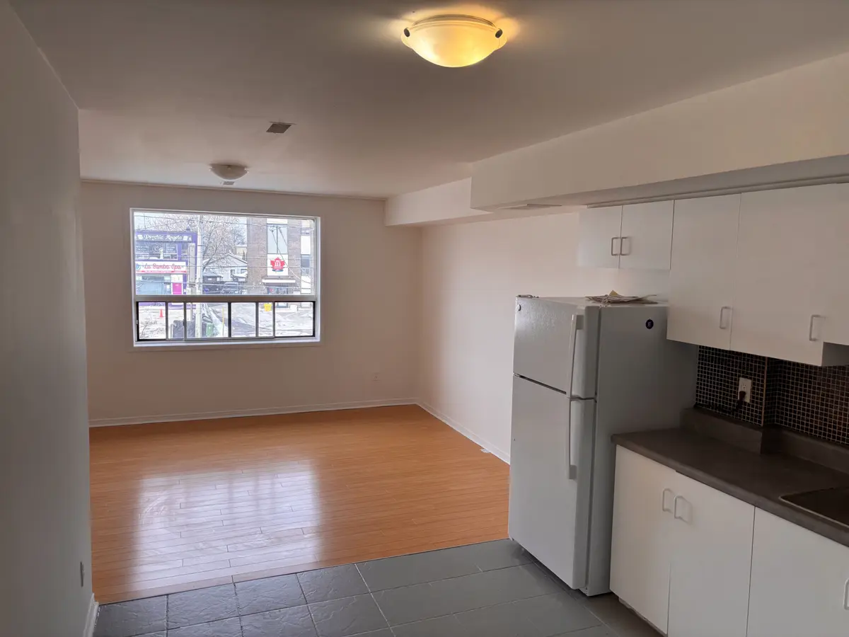 879A Wilson AVE #Upper, Toronto W05, ON M3K 1E6