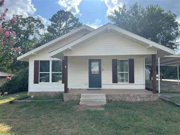 202 S 7th Street, Jacksboro, TX 76458