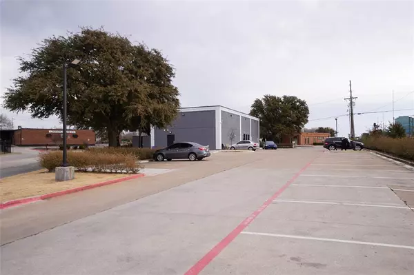 15375 Addison Road, Addison, TX 75001