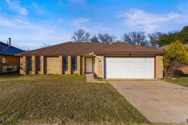 812 Bentle Street, Cedar Hill, TX 75104