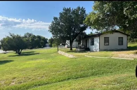 2605 Pinoak Street, Granbury, TX 76048