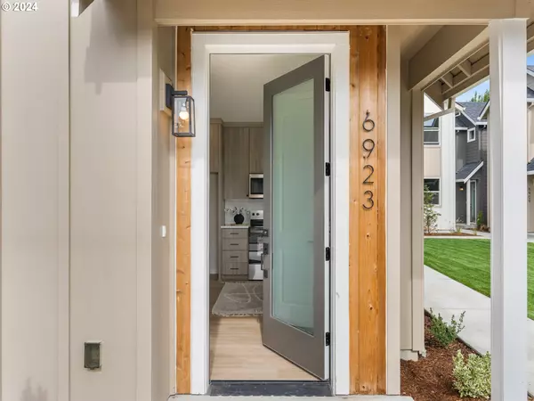 Portland, OR 97203,6917 N Bank ST