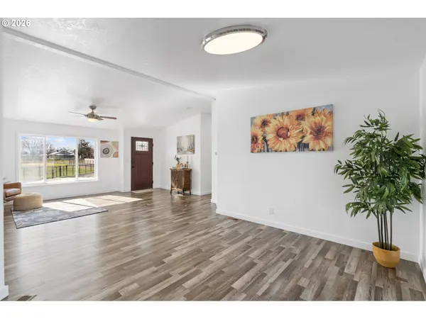 31289 Morgan LN, Hermiston, OR 97838