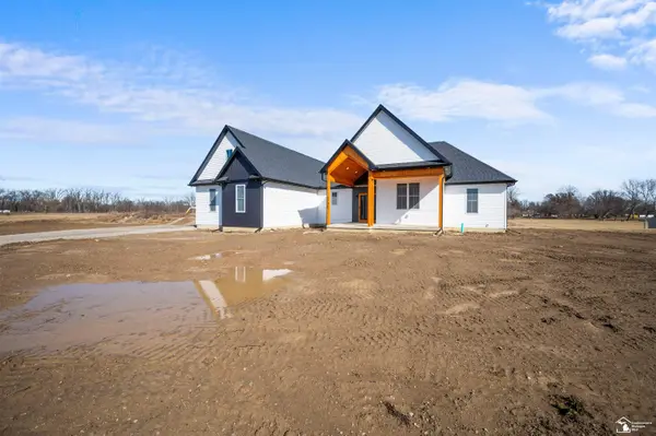 2706 S Custer RD, Monroe Twp, MI 48161