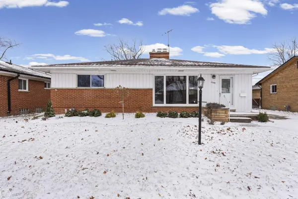 22506 Norcrest DR, St Clair Shores, MI 48080