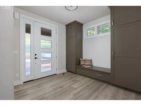 105 W BAY POINT RD, Gleneden Beach, OR 97388