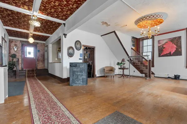 105 N Broadway ST, Cassopolis Vllg, MI 49031