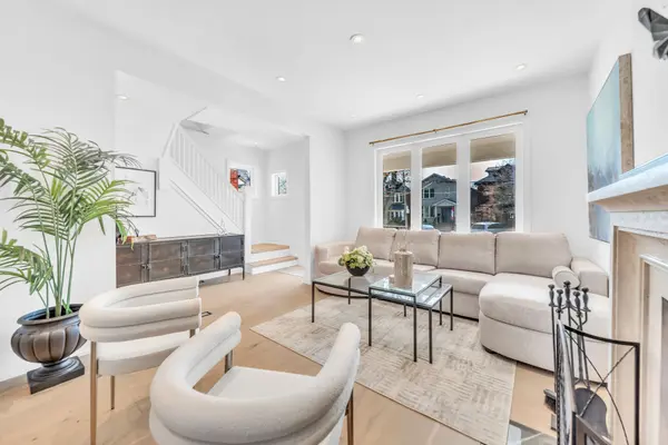 Toronto C04, ON M5M 1M4,70 Cranbrooke AVE