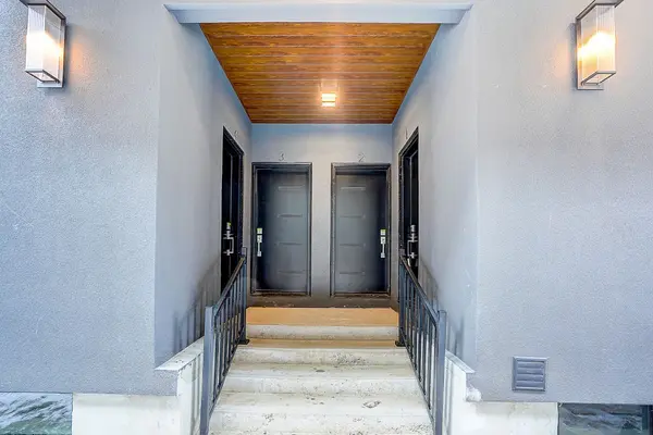 1146 Broadview AVE #1, Toronto E03, ON M4K 2S5