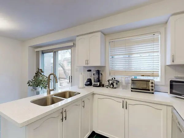 99 Widdifield AVE, Newmarket, ON L3X 1Z3