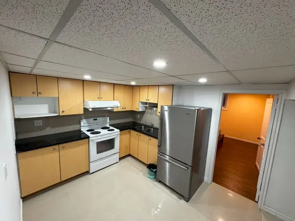 16 Milne LN, Markham, ON L3P 1C7