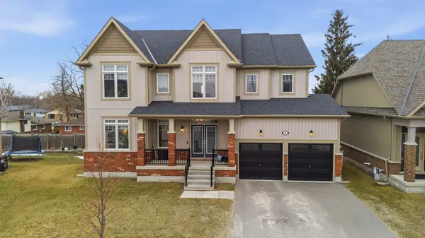 9 Mclean AVE, Collingwood, ON L9Y 3V2