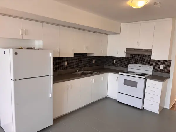 879A Wilson AVE #Upper, Toronto W05, ON M3K 1E6