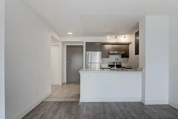 10 Wilby CRES #409, Toronto W04, ON M9N 0B6