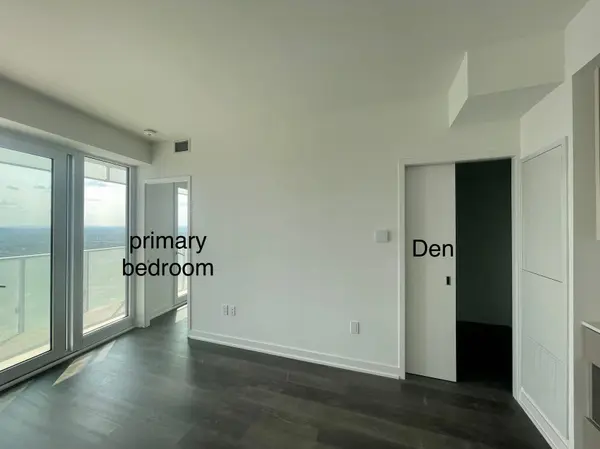 3900 Confederation Pkwy #3905, Mississauga, ON L5B 0M3