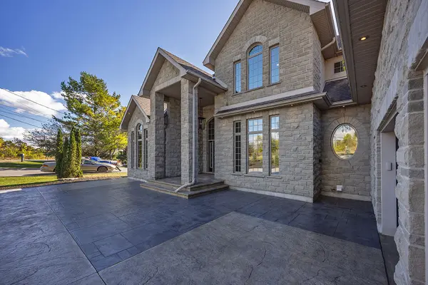 4744 Bath RD, Loyalist, ON K0H 1G0