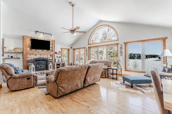 1070 South Ril Lake RD, Lake Of Bays, ON P0B 1A0