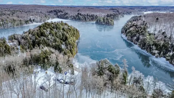 1070 South Ril Lake RD, Lake Of Bays, ON P0B 1A0