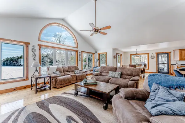 1070 South Ril Lake RD, Lake Of Bays, ON P0B 1A0