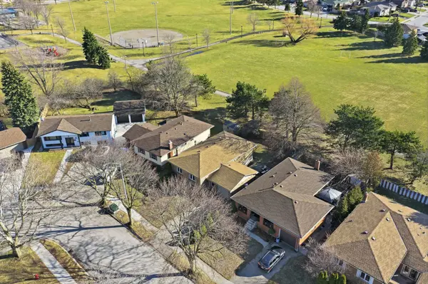 264 Celtic DR, Hamilton, ON L8E 2T9