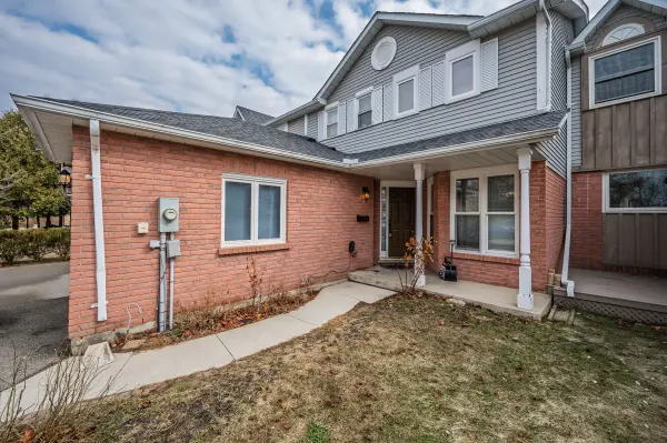 33 Middlemiss CRES N, Cambridge, ON N1T 1R5