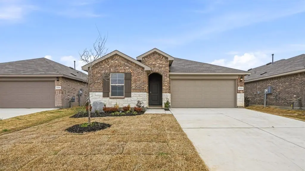 1908 CHEROKEE Lane, Cleburne, TX 76033