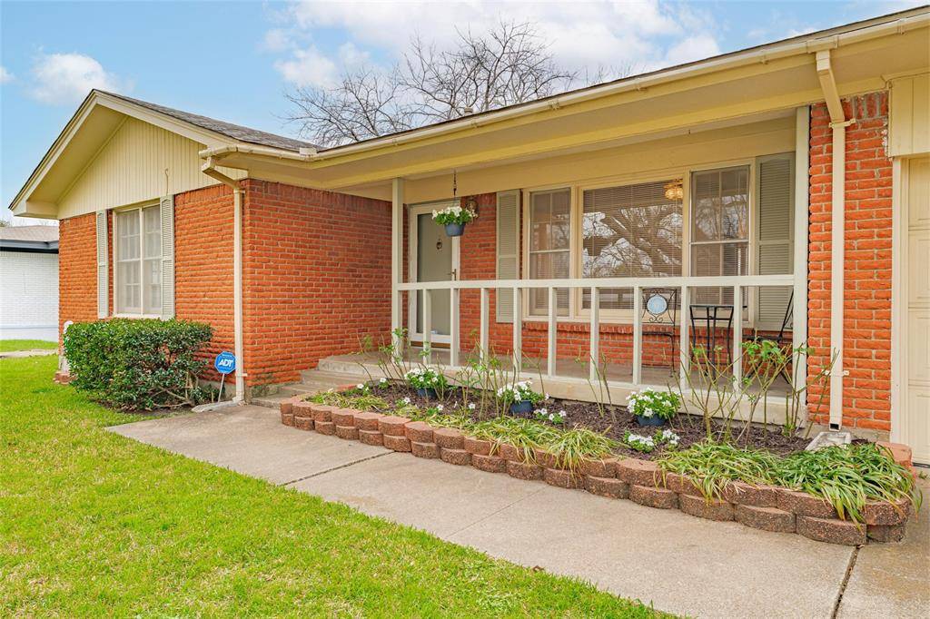 1206 Usher Street, Benbrook, TX 76126