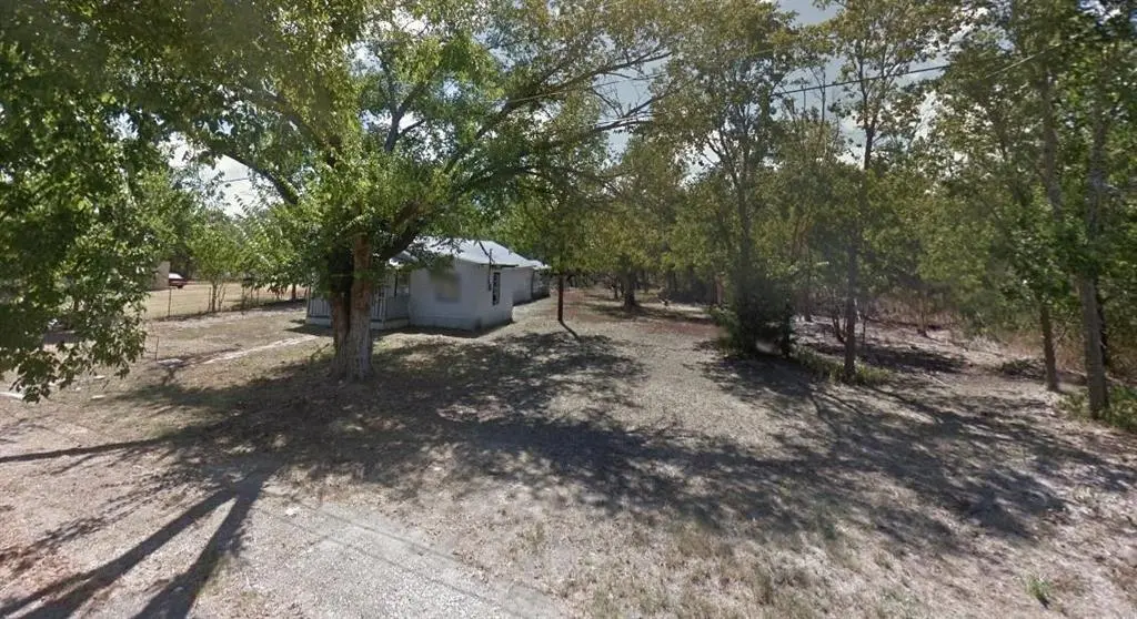 621 SW 4th Street, Hubbard, TX 76648