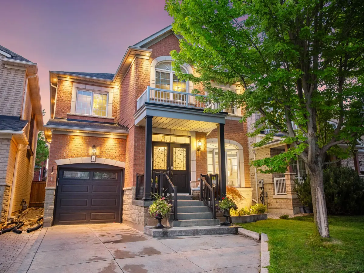 4 Haywood DR, Markham, ON L6C 3C8