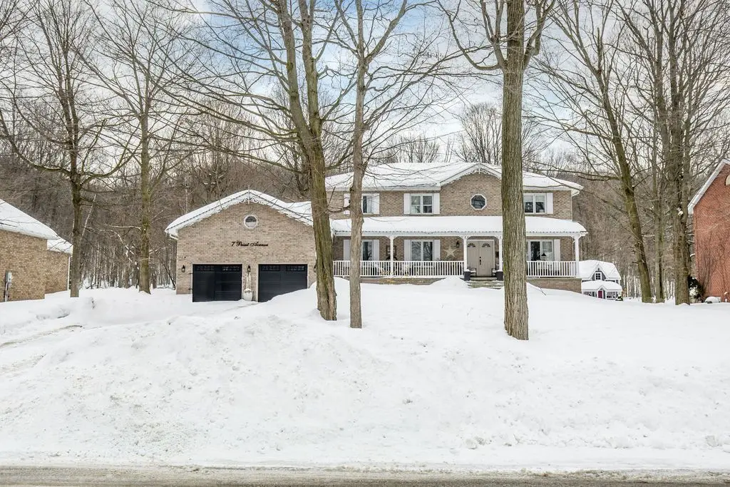 7 Priest AVE, Springwater, ON L9X 0G9