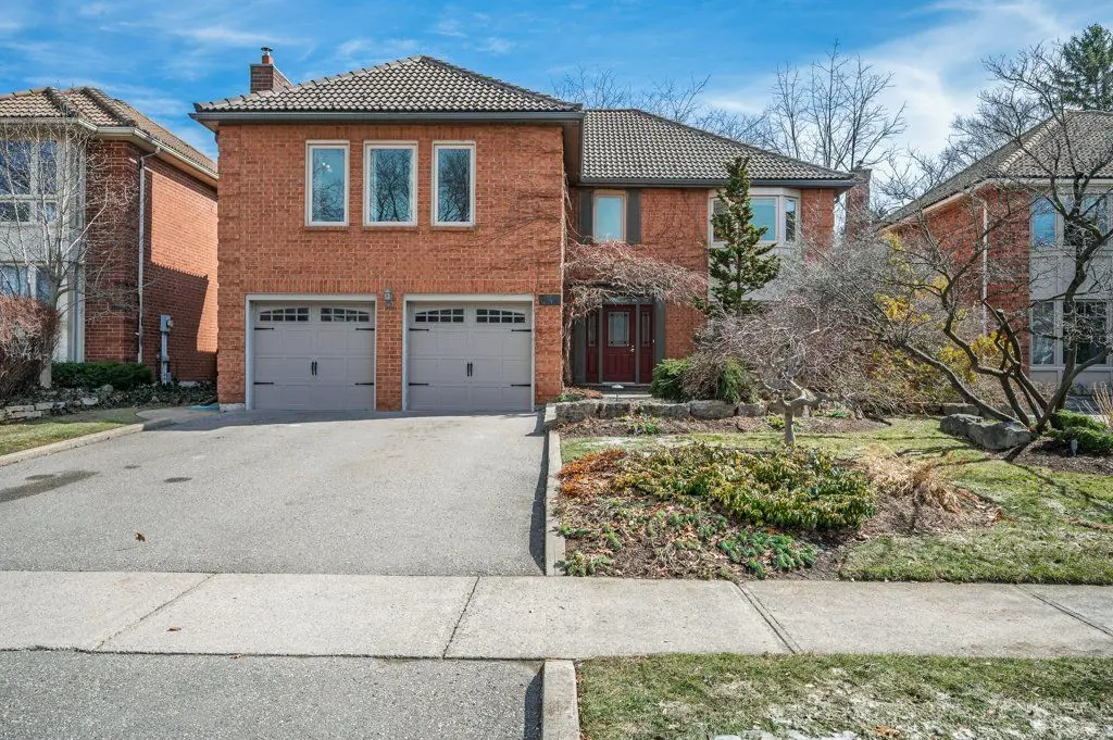 333 Claremont CRES, Oakville, ON L6J 6J9