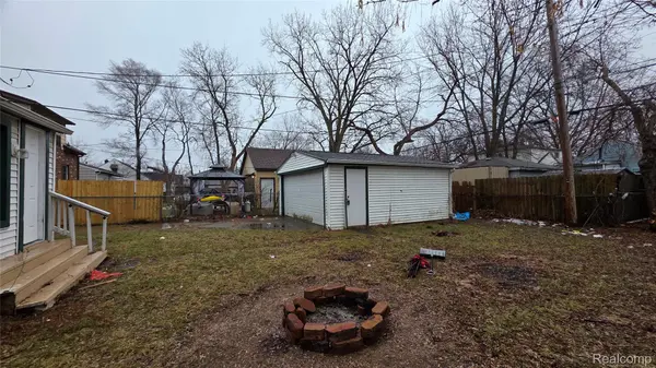 7220 Toepfer RD, Warren, MI 48091