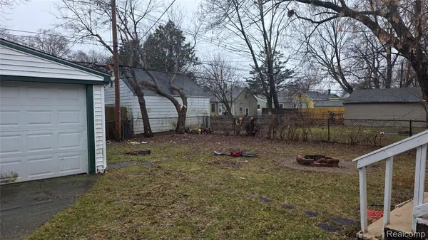 7220 Toepfer RD, Warren, MI 48091