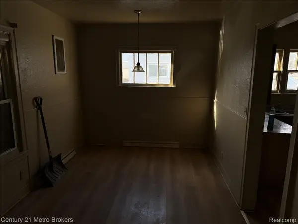 2918 Mackin RD, Flint, MI 48504