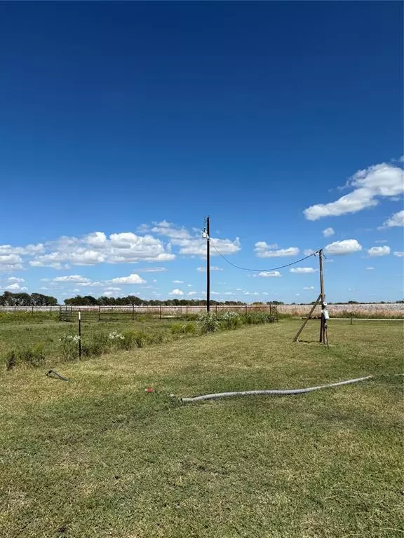 Barry, TX 75102,6032 NW County Road 1300