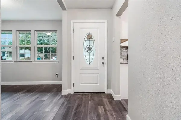 813 S Valentine Drive, Sherman, TX 75090