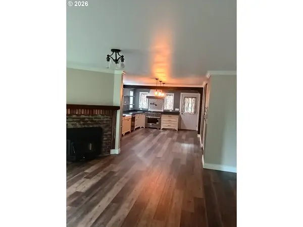 760 W BALLF ST, Roseburg, OR 97471