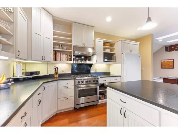 Castle Rock, WA 98611,180 TRINITY DR